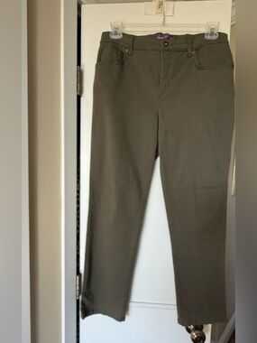 Gloria Vanderbilt Olive Green Straight-Leg Jeans